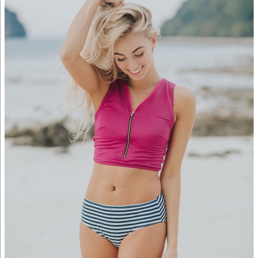 Albion fit magenta scuba crop top